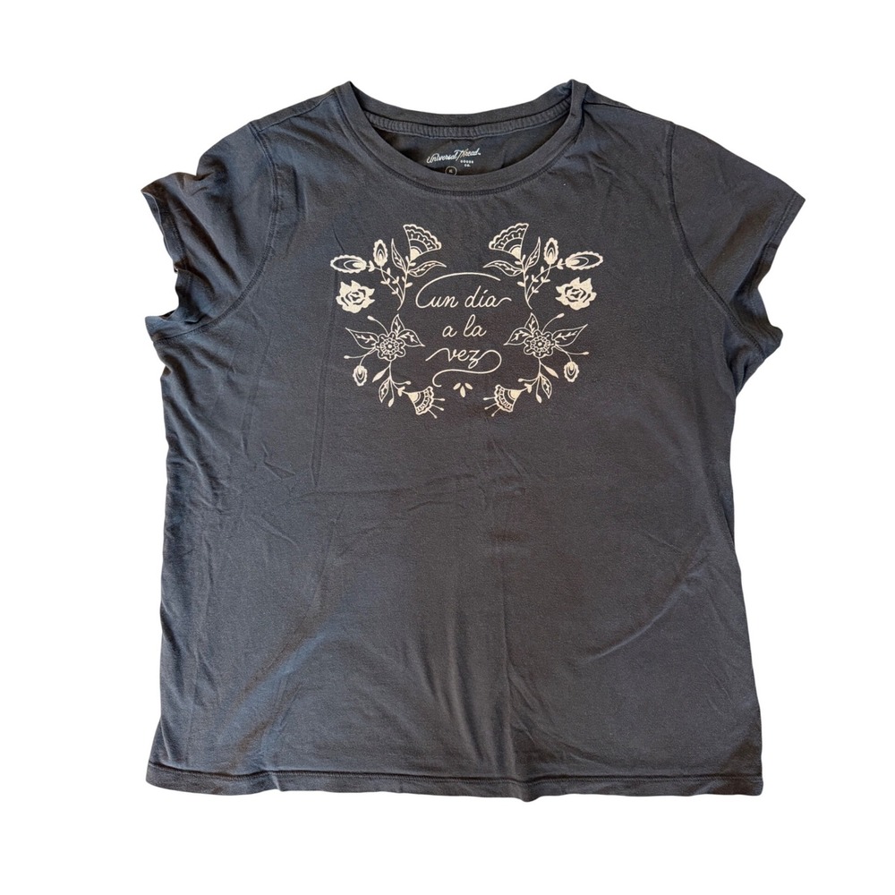 Universal Thread Womens XL Gray Un Dia A La Vez Floral Graphic T-Shirt Short Slv